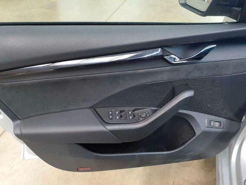 Gebraucht Skoda Octavia RS 200 PS (147 kW) 2023 Brillantsilber metallic Kombi