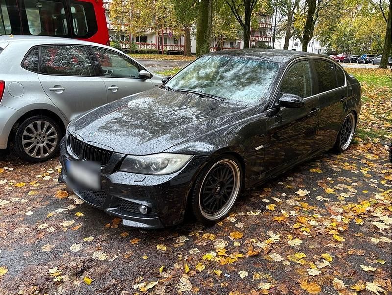Schwarz Gebraucht 2006 BMW 330 M Sport Limousine | 6.400 € (Fairer Preis) - Bild 1/4