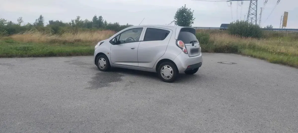 Gebraucht Chevrolet Spark 68 PS (50 kW) 2012 Silber Kleinwagen