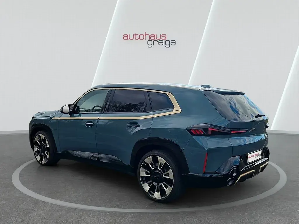 Używany BMW XM Performance 653 KM (480 kW) 2024 Zielony SUV