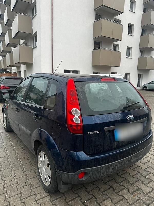 Gebraucht Ford Fiesta 80 PS (58 kW) 2006 Blau Kleinwagen