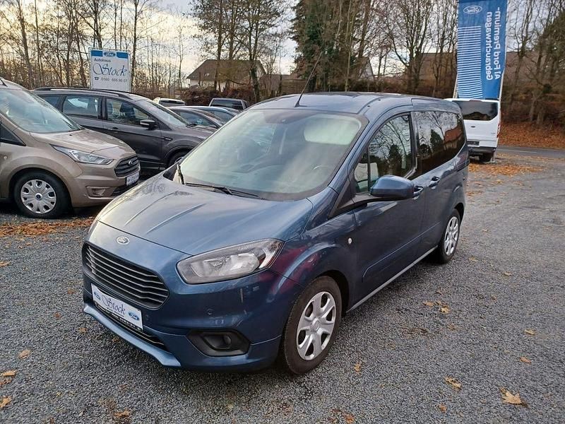 Blau Gebraucht 2020 Ford Tourneo Courier Trend Van / Kleinbus | 12.990 € (Fairer Preis) - Bild 1/4