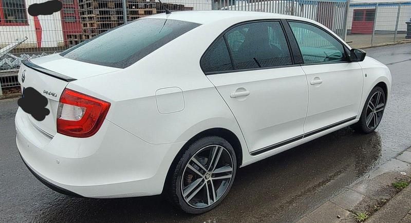 Gebraucht Skoda Rapid Style 105 PS (77 kW) 2014 Weiß Kleinwagen