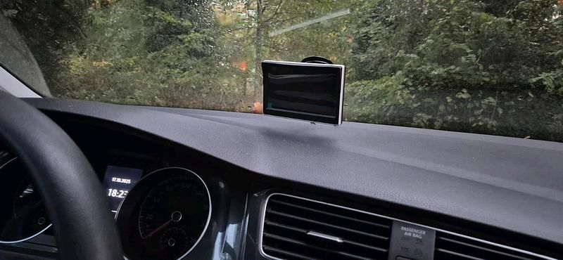 Schwarz Gebraucht 2018 VW Golf VII Trendline Kombi | 6.650 € (Guter Preis) - Bild 1/4