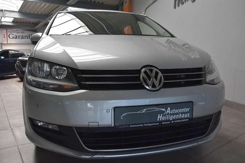Silber Gebraucht 2014 VW Sharan Comfortline Van / Kleinbus | 14.680 € (Guter Preis) - Bild 1/4
