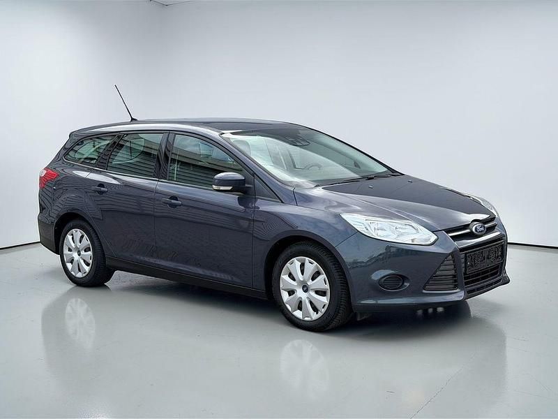 Gebraucht Ford Focus Trend 101 PS (74 kW) 2013 Kombi