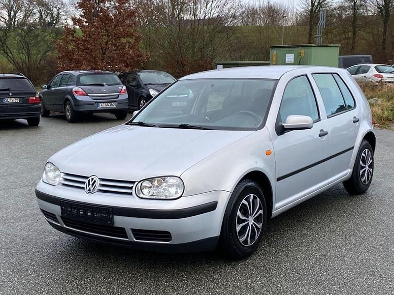 Silber Gebraucht 1998 VW Golf Comfortline Limousine | 2.890 € (Etwas zu teuer) - Bild 1/4