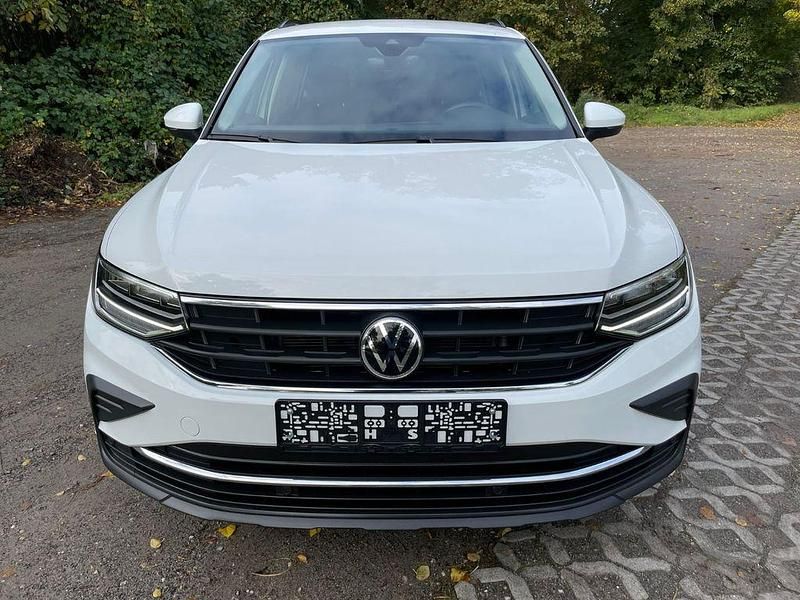 Gebraucht VW Tiguan Life 150 PS (110 kW) 2020 Weiß SUV