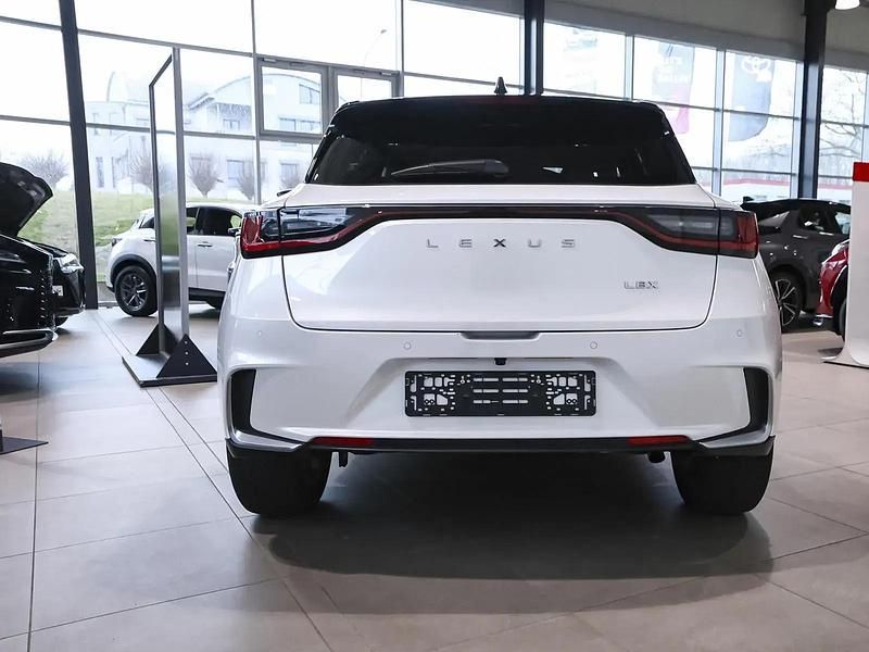 Gebraucht Lexus LBX 136 PS (100 kW) 2024 Titaniumweiß (weiß) SUV