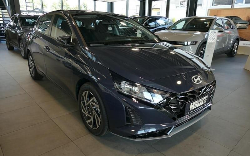 Gebraucht Hyundai i20 Trend 101 PS (74 kW) 2024 Grau metallic Limousine