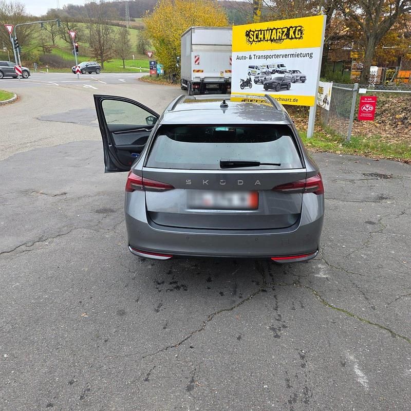 Gebraucht Skoda Octavia 150 PS (110 kW) 2024 Grau Kombi