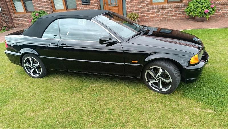 Gebraucht BMW 320 Cabriolet 170 PS (125 kW) 2000 Schwarz Cabrio