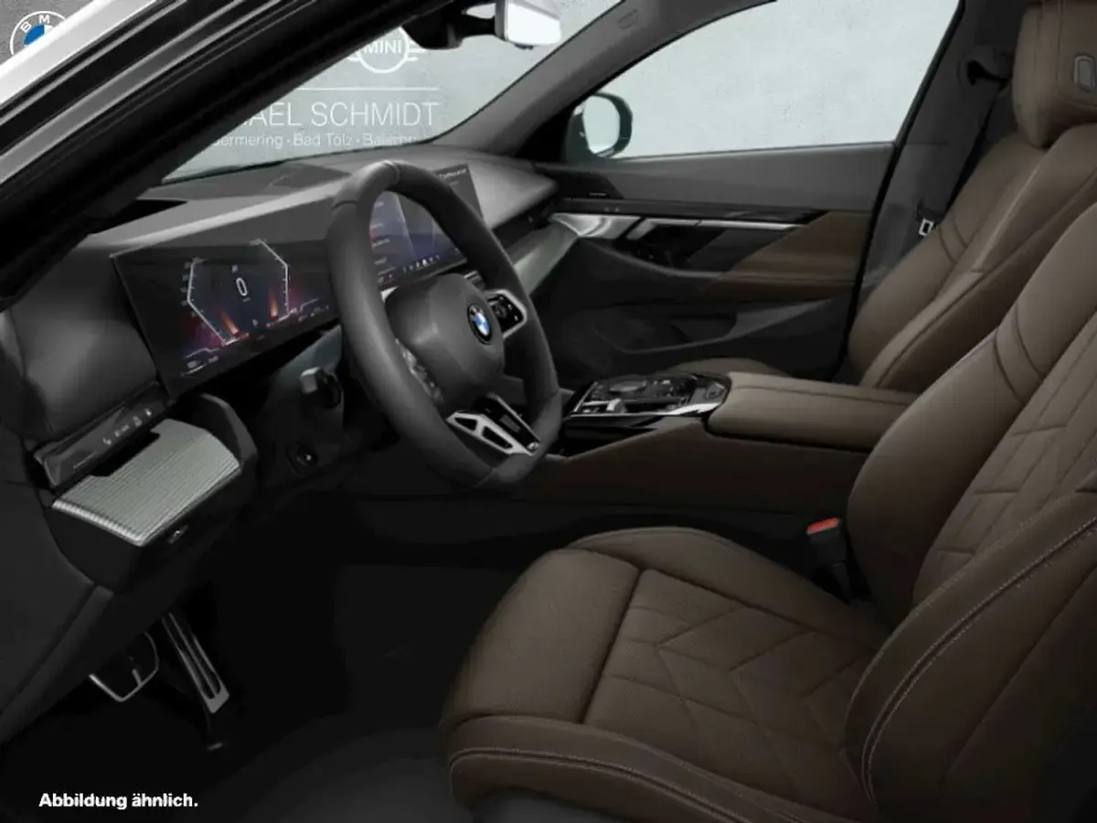 Neu BMW 540 M Sport 303 PS (222 kW) 2025 Black sapphire Kombi