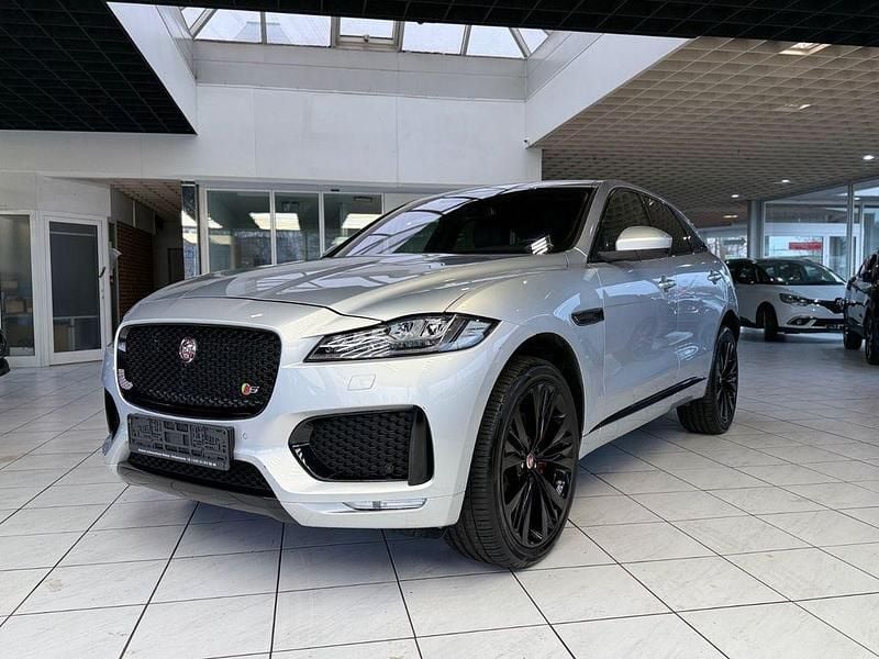 Silber Gebraucht 2017 Jaguar F-Pace R-Sport SUV | 26.800 € (Fairer Preis) - Bild 1/4