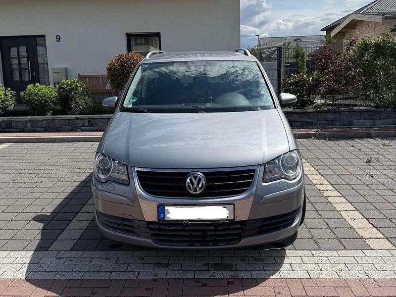 Gebraucht 2010 VW Touran Freestyle Van / Kleinbus | 5.000 € (Fairer Preis) - Bild 1/4