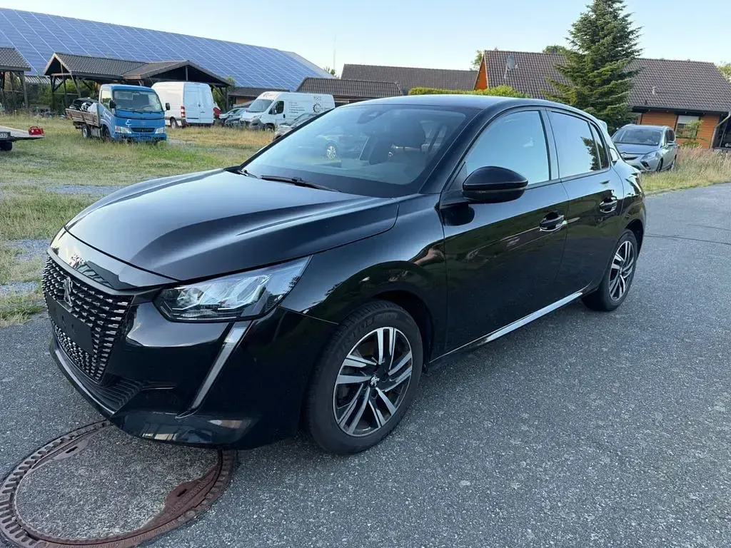 Gebraucht Peugeot 208 Allure 101 PS (74 kW) 2023 Schwarz Kleinwagen