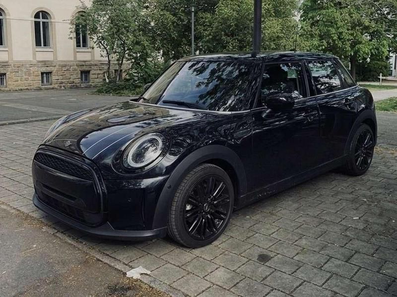 Gebraucht Mini Cooper 136 PS (100 kW) 2021 Schwarz Kleinwagen
