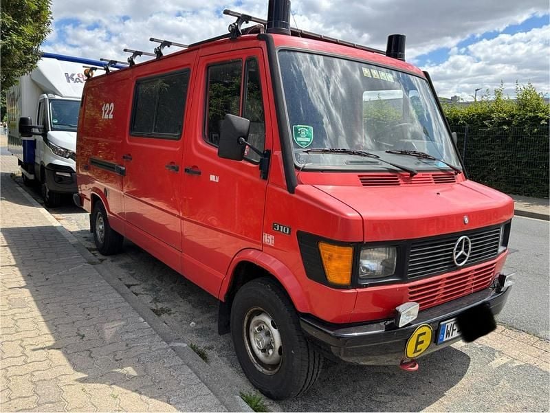Rot Gebraucht 1991 Mercedes T1 Van | 2.999 € - Bild 1/4