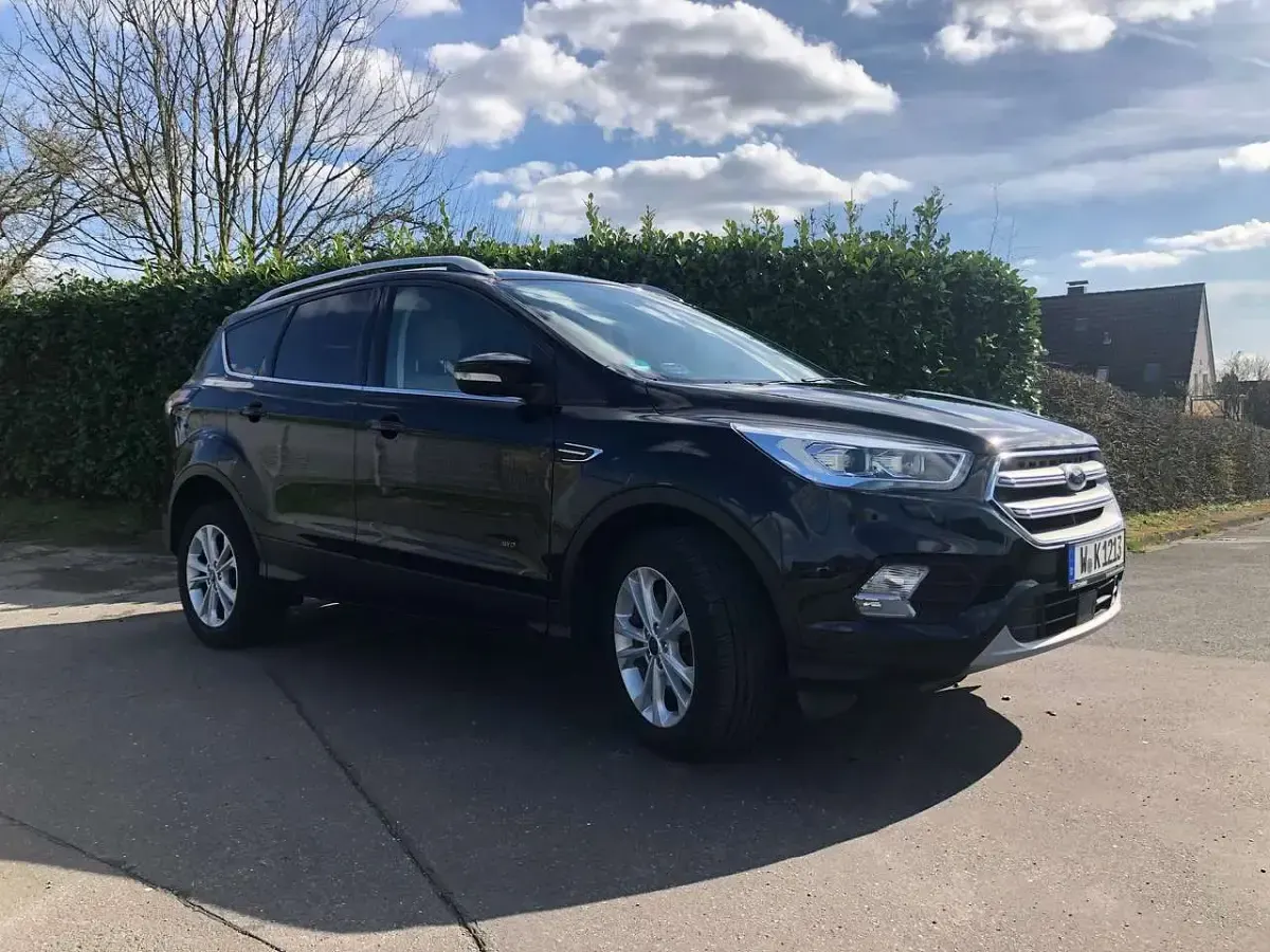 Usata Ford Kuga Titanium 242 CV (177 kW) 2018 Nero SUV
