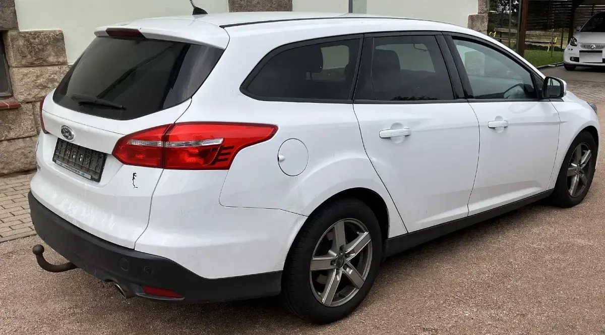 Gebraucht Ford Focus 150 PS (110 kW) 2015 Weiß Kombi