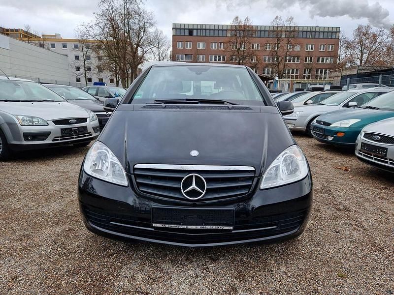 Gebraucht Mercedes A180 116 PS (85 kW) 2010 Schwarz Van / Kleinbus