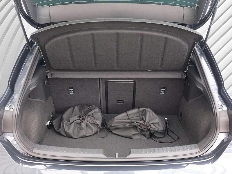 Neu Cupra Leon VZ 272 PS (200 kW) 2026 "magnetic tech" Limousine