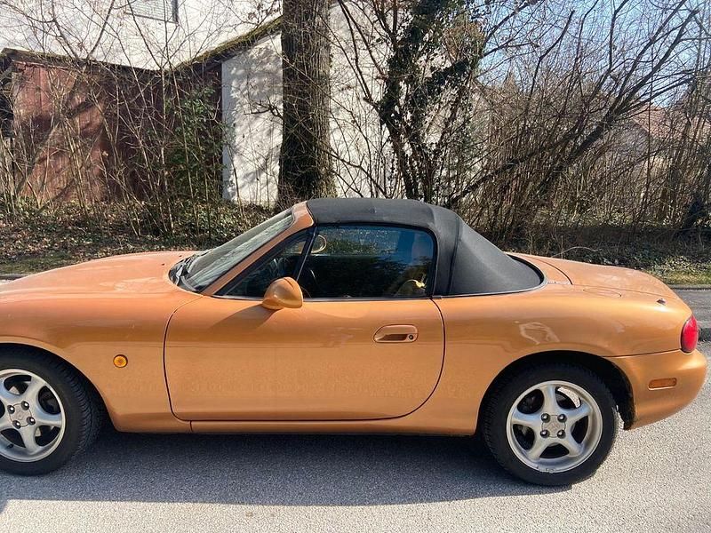 Gebraucht Mazda MX5 140 PS (102 kW) 1998 Gold Cabrio