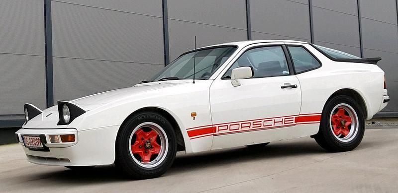 Weiß Gebraucht 1982 Porsche 944 Coupé | 13.900 € - Bild 1/4