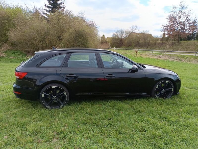 Schwarz Gebraucht 2016 Audi A4 Performance Kombi | 16.900 € (Superpreis) - Bild 1/4