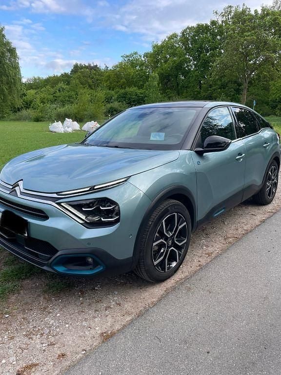 Blau Gebraucht 2022 Citroën e-C4 Shine Limousine | 15.990 € (Guter Preis) - Bild 1/4