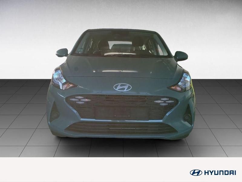 Gebraucht Hyundai i10 Select 63 PS (46 kW) 2025 Mangrove green / mic Kleinwagen
