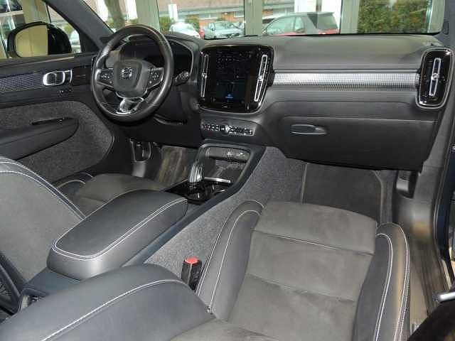 Second-hand Volvo XC40 Pro 300 kW (408 CP) 2021 Albastru SUV