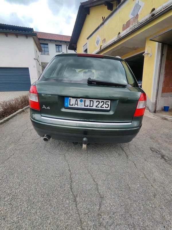 Gebraucht Audi A4 130 PS (95 kW) 2002 Grün Kombi