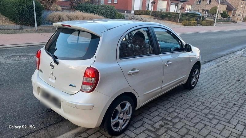 Weiß Gebraucht 2011 Nissan Micra Limousine | 3.600 € (Teuer) - Bild 1/4