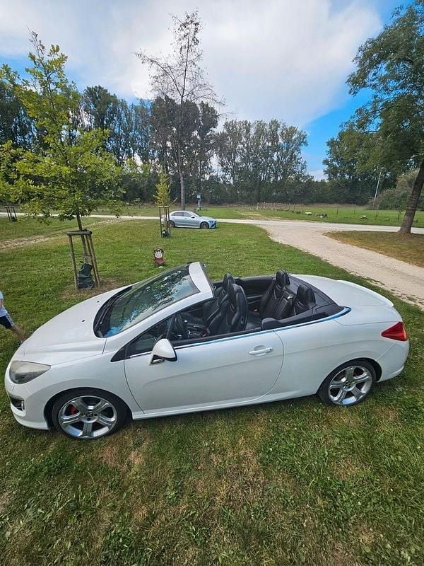 Weiß Gebraucht 2013 Peugeot 308 CC Roland Garros Cabrio | 10.400 € (Fairer Preis) - Bild 1/4