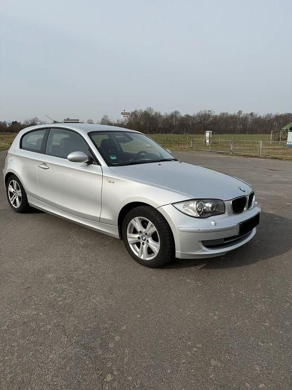 Gebraucht BMW 118 143 PS (105 kW) 2007 Silber Kleinwagen