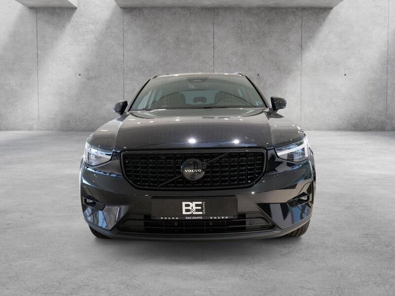 Gebraucht Volvo XC40 Plus 163 PS (119 kW) 2024 Onyx schwarz SUV