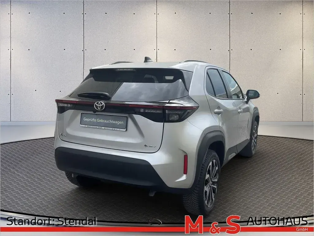 Gebraucht Toyota Yaris Cross 131 PS (96 kW) 2025 Silber SUV