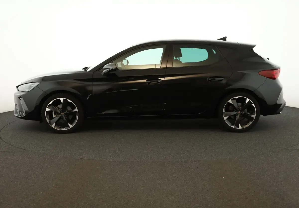 Gebraucht Cupra Leon 150 PS (110 kW) 2025 Mitternachtsschwarz metallic SUV