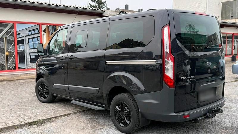 Gebraucht Ford Tourneo 155 PS (114 kW) 2014 Schwarz Van / Kleinbus