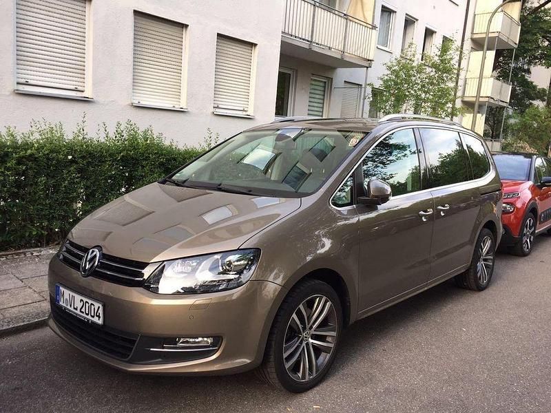 Gebraucht VW Sharan Highline 177 PS (130 kW) 2015 Gold Van / Kleinbus
