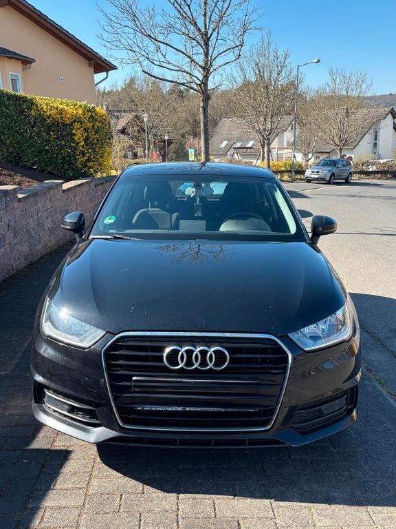 Schwarz Gebraucht 2016 Audi A1 Sportback Sport Kleinwagen | 9.500 € (Fairer Preis) - Bild 1/4