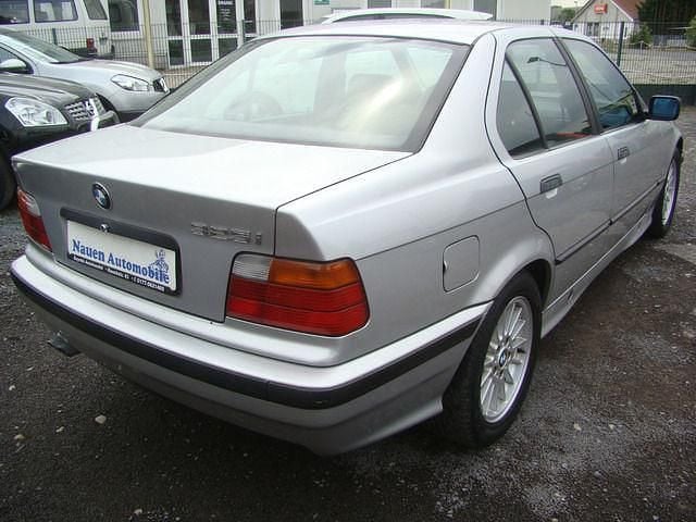 Gebraucht BMW 325 193 PS (141 kW) 1991 Silber metallic Limousine