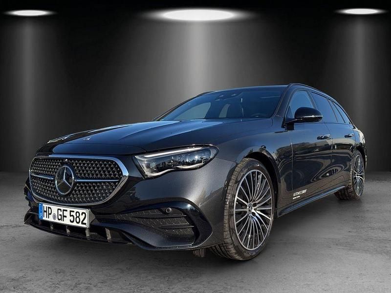 Grau Gebraucht 2025 Mercedes E220 AMG Limousine | 67.890 € - Bild 1/4