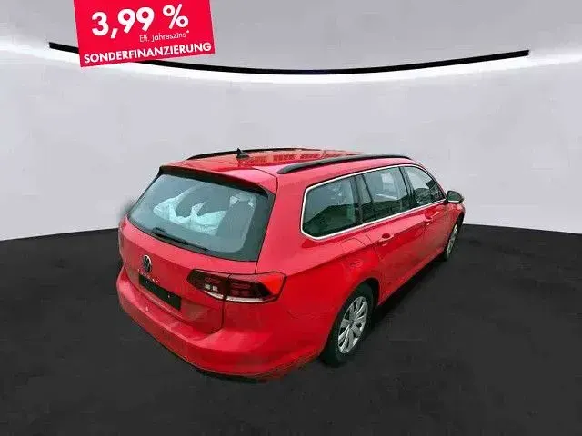 Gebraucht VW Passat Business 122 PS (89 kW) 2023 Tornadorot Kombi