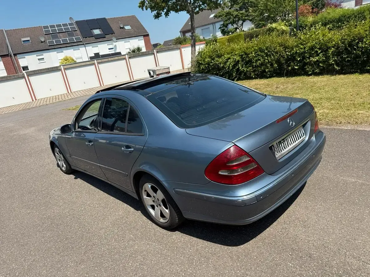 Gebraucht Mercedes E220 150 PS (110 kW) 2003 Grau Limousine