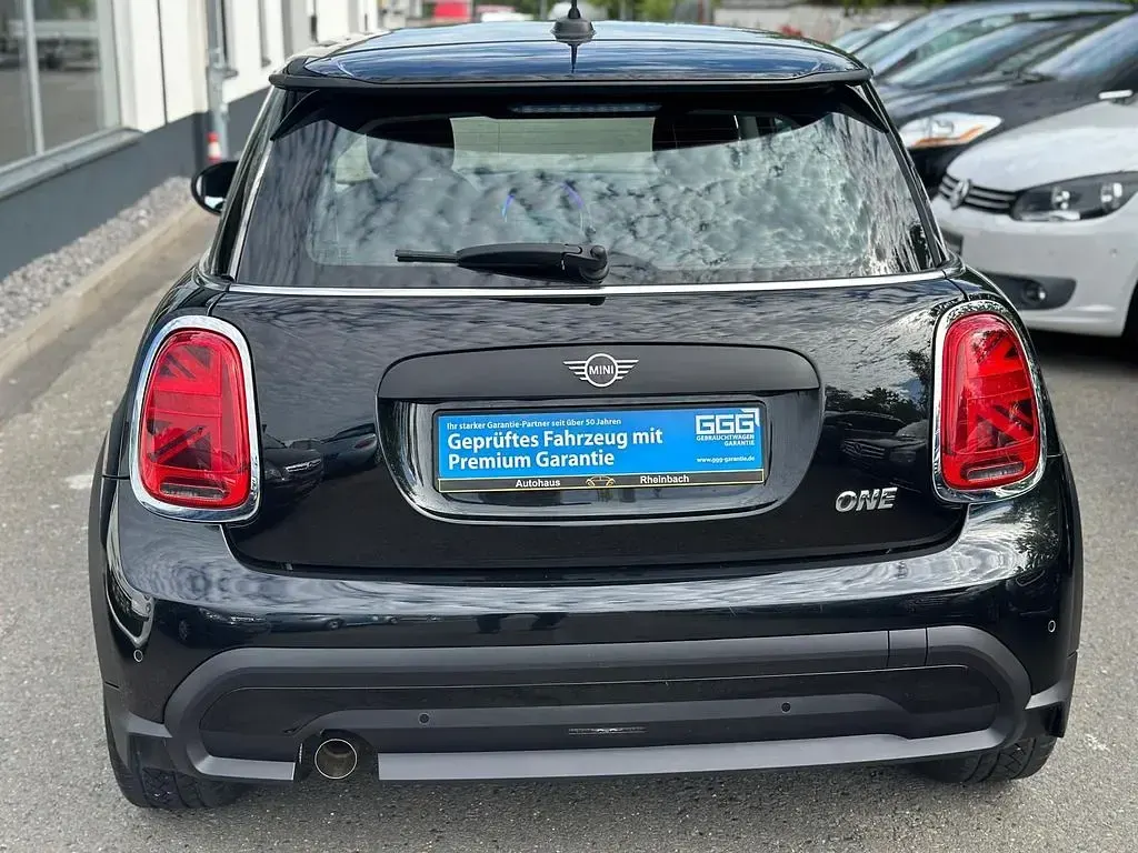 Gebraucht Mini ONE Essential 102 PS (75 kW) 2022 Schwarz Kleinwagen