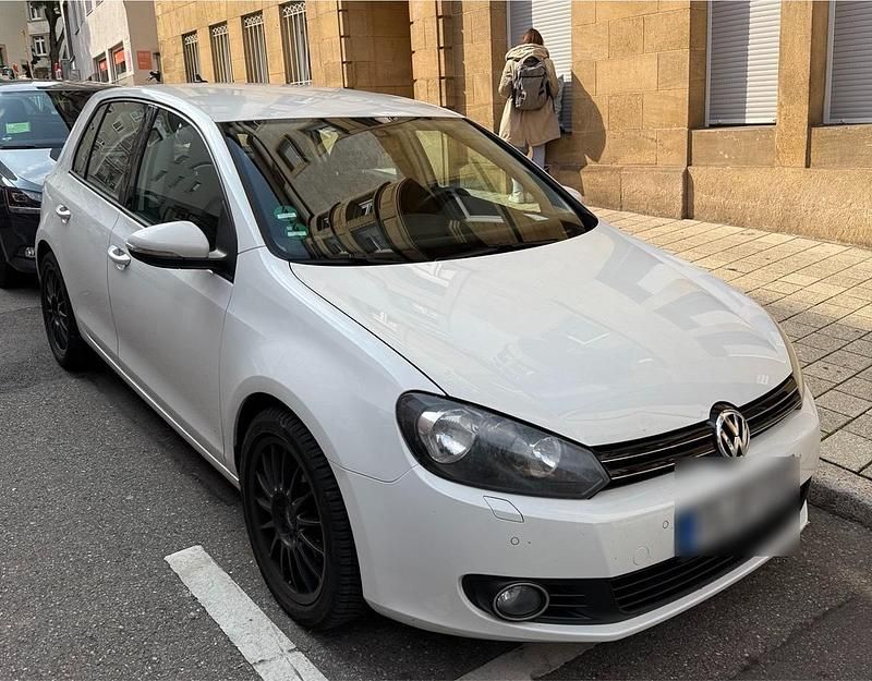 Gebraucht VW Golf VI 122 PS (89 kW) 2012 Weiß Kleinwagen