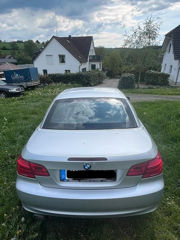 Gebraucht BMW 320 Cabriolet 187 PS (137 kW) 2011 Silber Cabrio