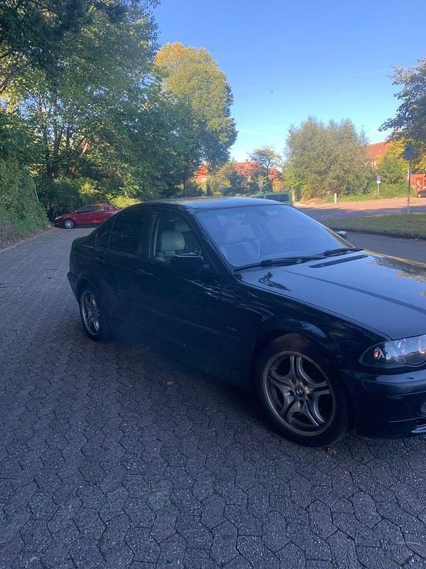 Gebraucht BMW 320 Performance 136 PS (100 kW) 2001 Schwarz Limousine